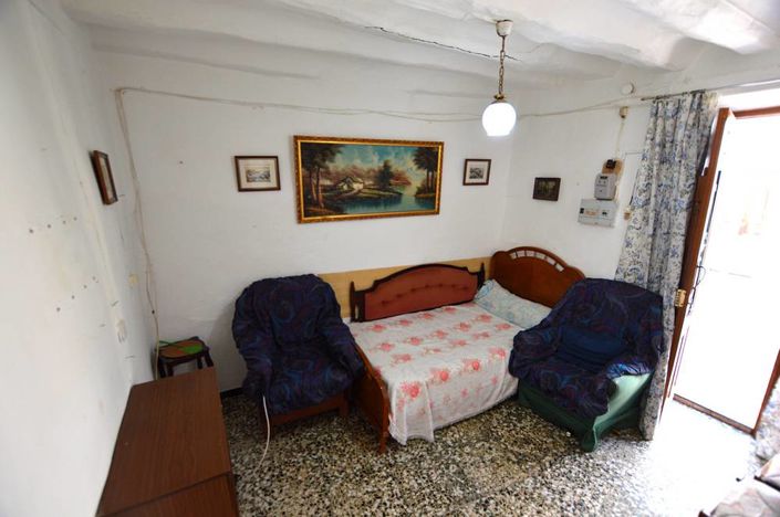 Image No.16-4 Bed Townhouse for sale