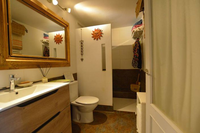 Image No.25-5 Bed Country House for sale