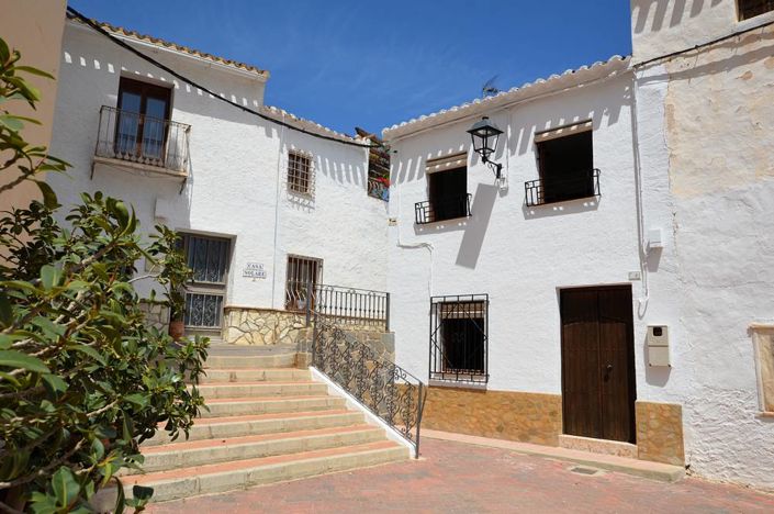 Image No.1-3 Bed Townhouse for sale