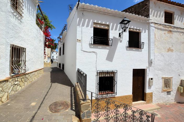 Image No.2-Maison de ville de 3 chambres à vendre à Bédar