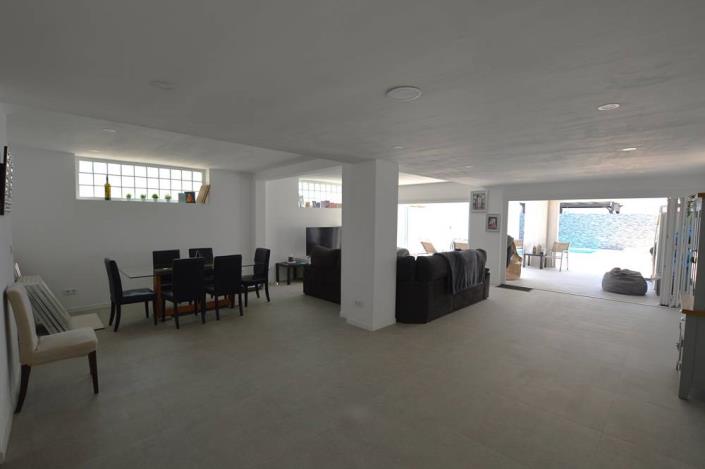 Image No.8-6 Bed Townhouse for sale