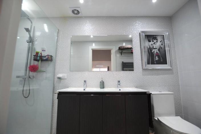 Image No.20-6 Bed Townhouse for sale