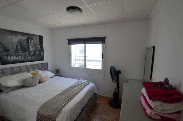 Image No.16-6 Bed Townhouse for sale