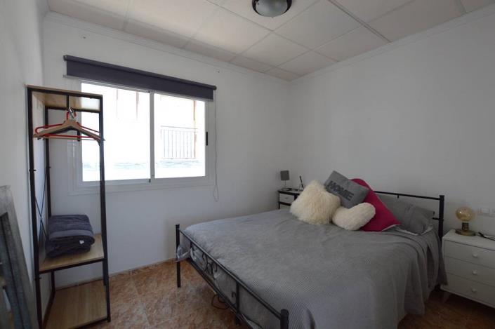 Image No.18-6 Bed Townhouse for sale