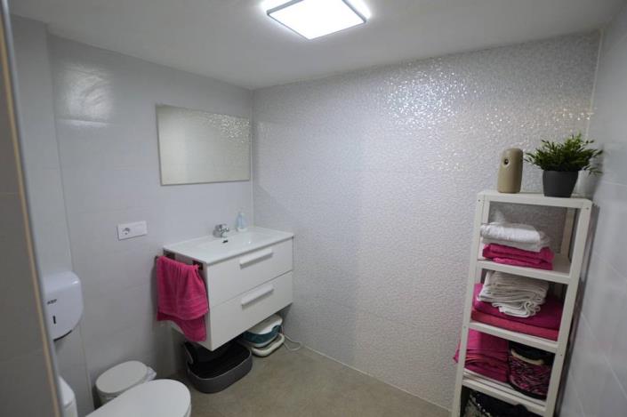 Image No.25-6 Bed Townhouse for sale