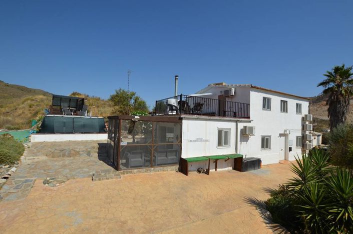 Image No.2-4 Bed Country House for sale