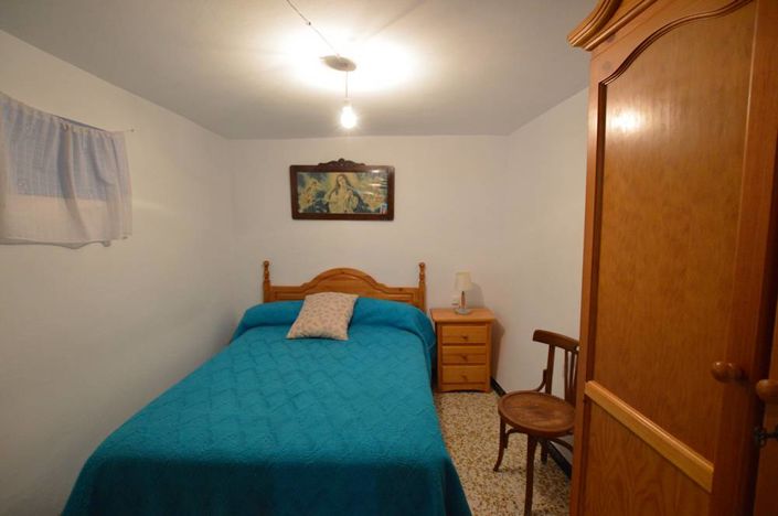 Image No.14-3 Bed Townhouse for sale