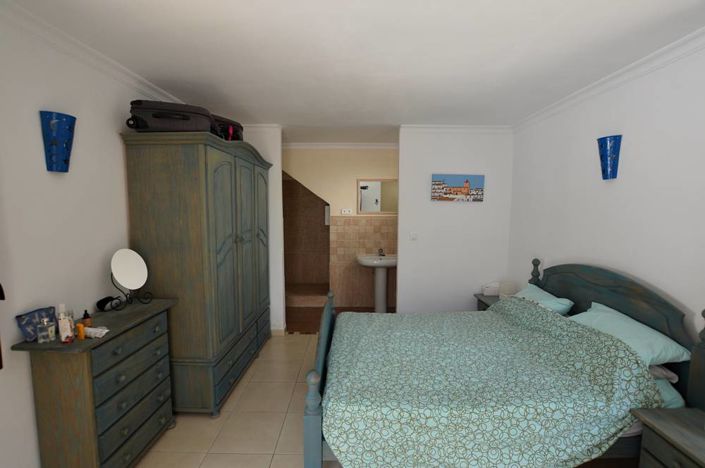 Image No.19-3 Bed Townhouse for sale