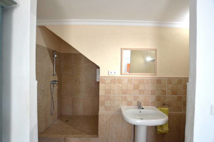 Image No.20-3 Bed Townhouse for sale