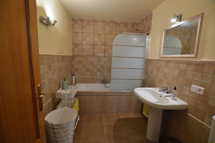 Image No.23-3 Bed Townhouse for sale