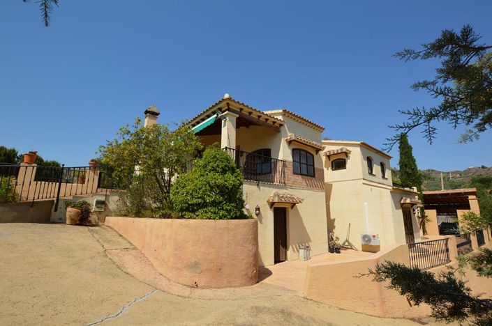 Image No.3-Villa de 4 chambres à vendre à Bédar