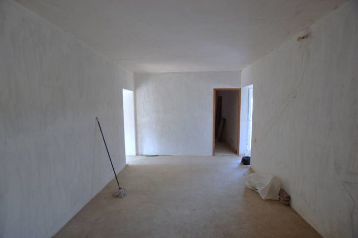 Image No.18-6 Bed Country House for sale