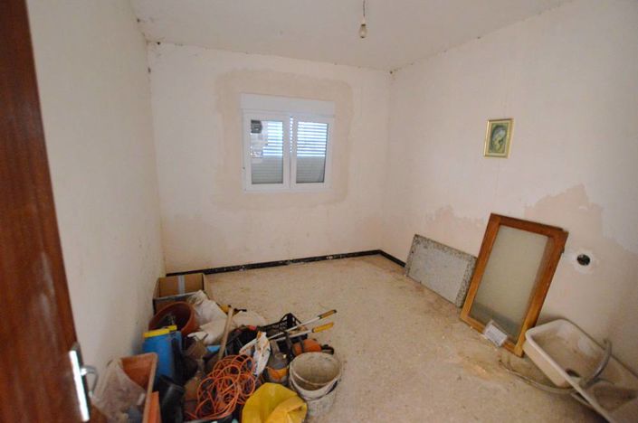 Image No.20-6 Bed Country House for sale