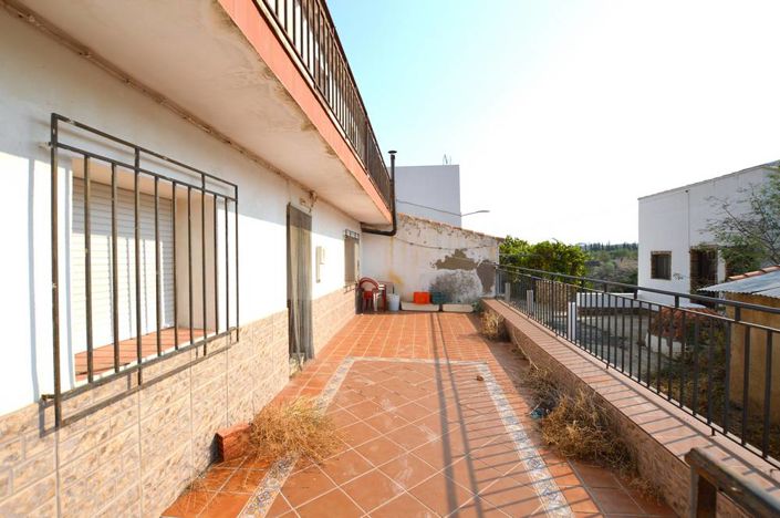 Image No.4-6 Bed Country House for sale