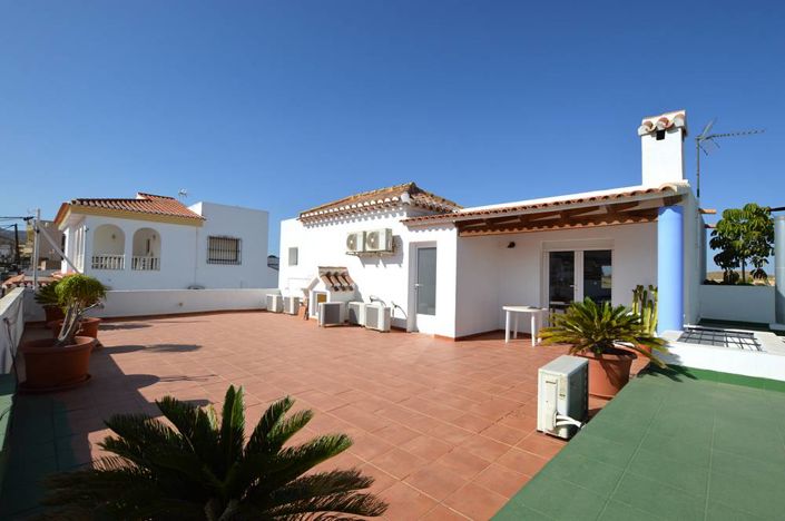 Image No.9-6 Bed Villa for sale