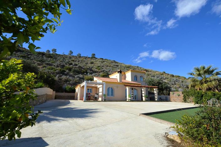 Image No.1-4 Bed Villa for sale