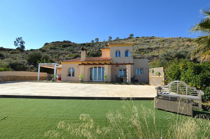 Image No.2-4 Bed Villa for sale