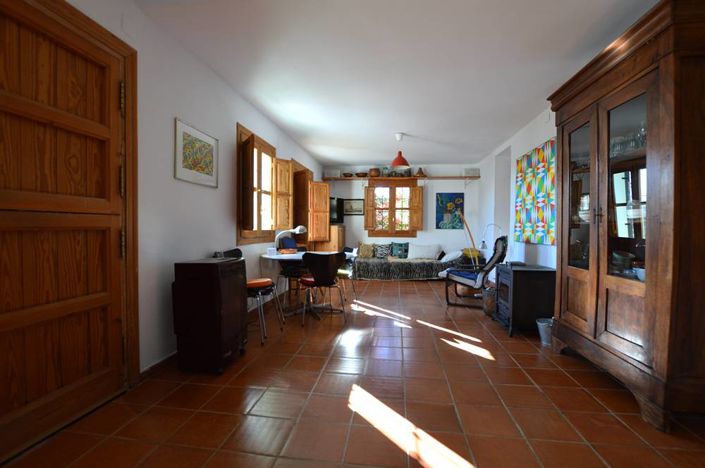 Image No.11-6 Bed Country House for sale