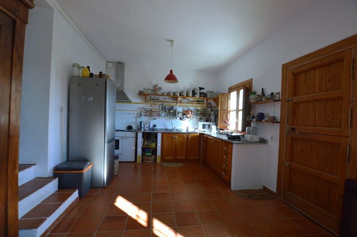 Image No.9-6 Bed Country House for sale