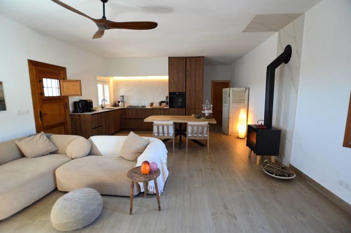 Image No.18-2 Bed Country House for sale