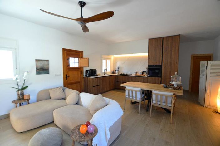 Image No.19-2 Bed Country House for sale