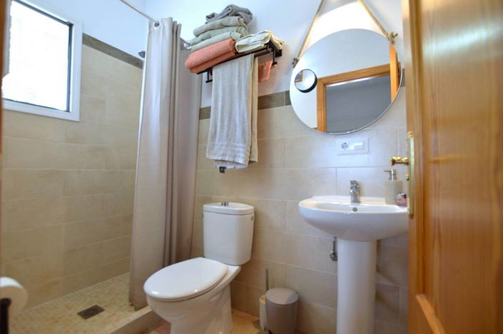 Image No.25-2 Bed Country House for sale