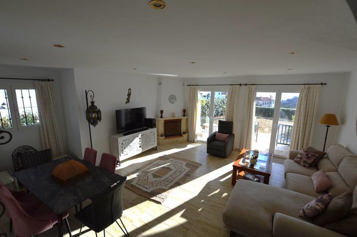 Image No.14-3 Bed Townhouse for sale