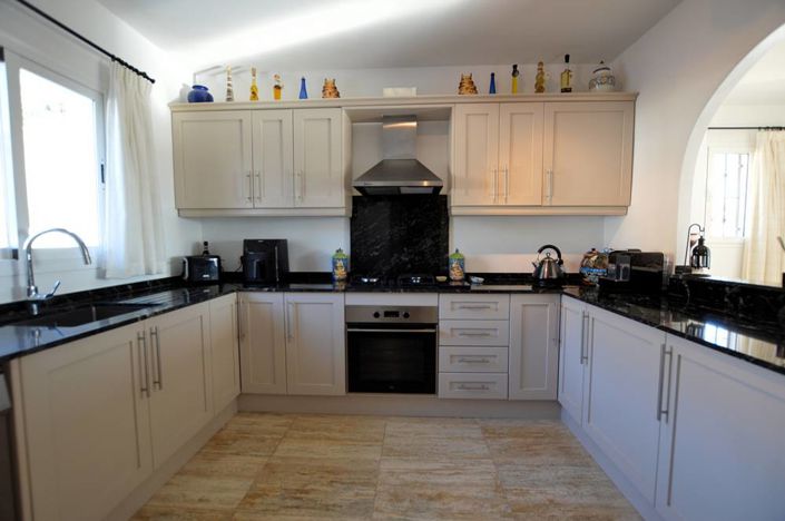 Image No.17-3 Bed Townhouse for sale