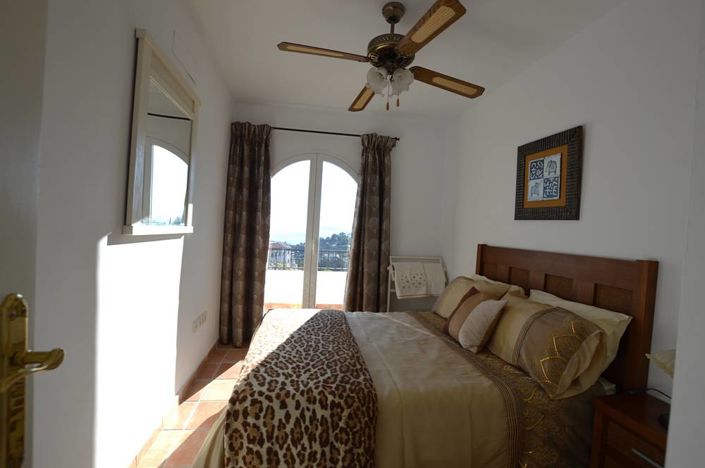 Image No.22-3 Bed Townhouse for sale