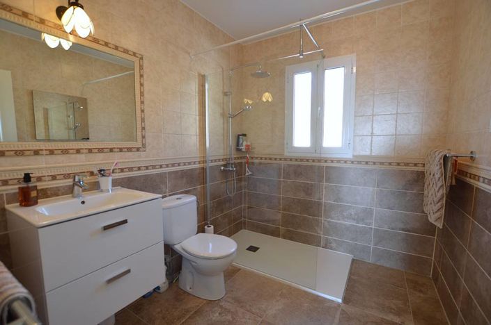 Image No.25-3 Bed Townhouse for sale