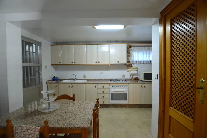 Image No.15-5 Bed Village House for sale