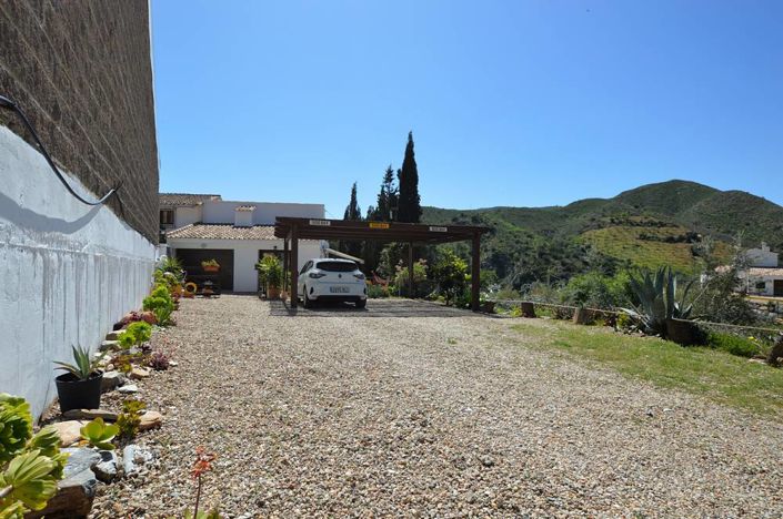 Image No.11-2 Bed Country House for sale