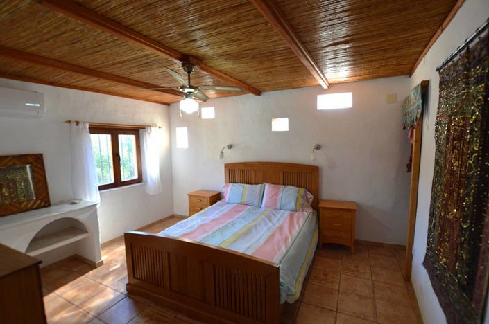 Image No.23-3 Bed Country House for sale