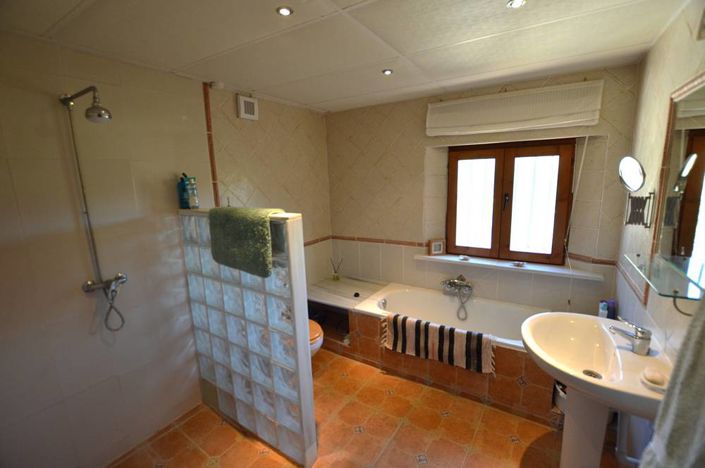 Image No.25-3 Bed Country House for sale