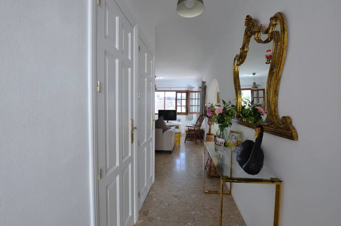 Image No.12-3 Bed Townhouse for sale