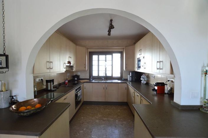 Image No.18-3 Bed Townhouse for sale