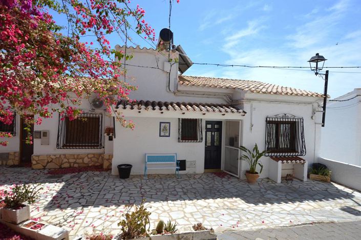 Image No.2-3 Bed Townhouse for sale