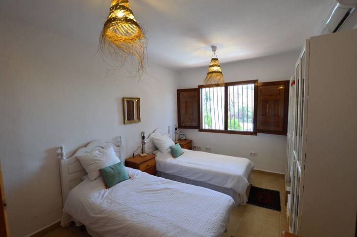 Image No.23-3 Bed Townhouse for sale