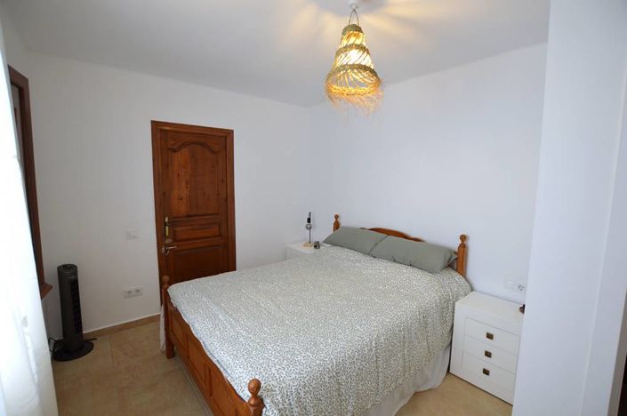 Image No.24-3 Bed Townhouse for sale