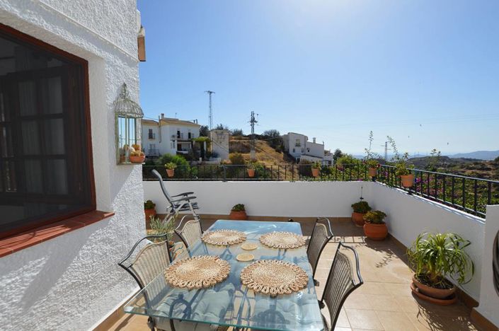 Image No.8-3 Bed Townhouse for sale