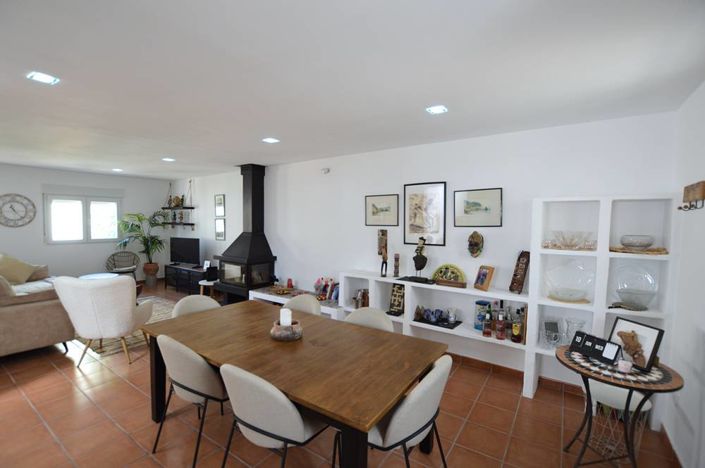 Image No.17-3 Bed Townhouse for sale