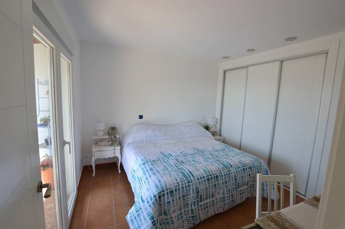 Image No.19-3 Bed Townhouse for sale