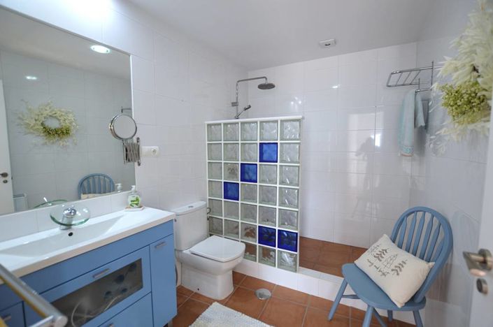 Image No.24-3 Bed Townhouse for sale