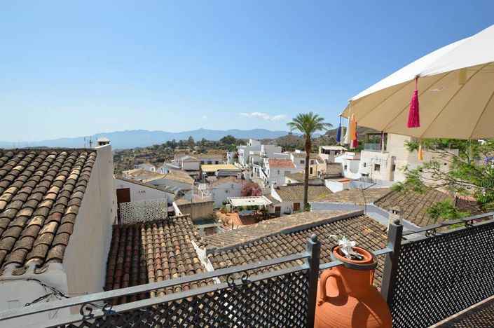 Image No.8-3 Bed Townhouse for sale
