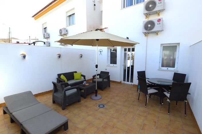 Image No.10-2 Bed Townhouse for sale