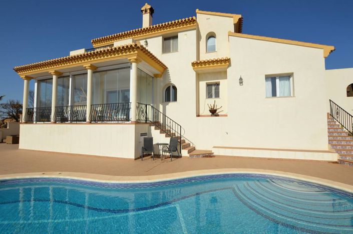 Image No.2-4 Bed Villa for sale