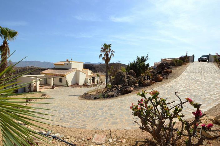 Image No.4-4 Bed Villa for sale