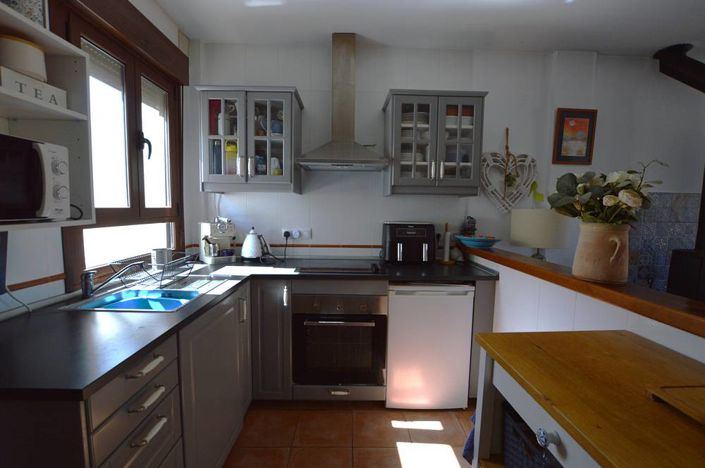Image No.16-3 Bed Townhouse for sale
