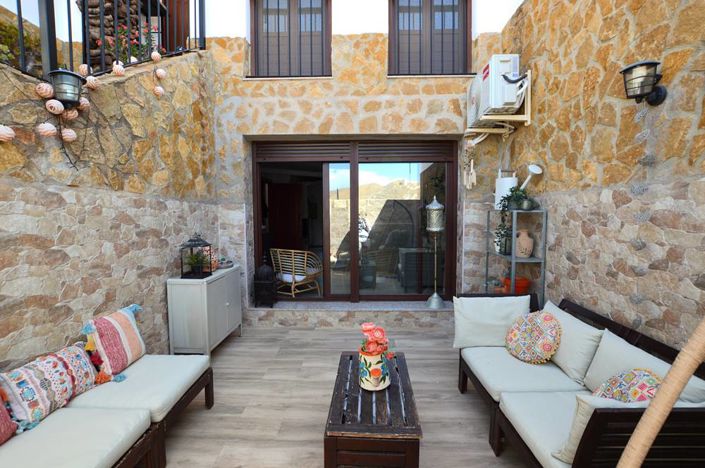 Image No.2-3 Bed Townhouse for sale