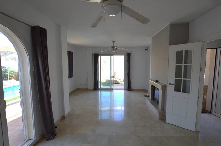 Image No.14-4 Bed Villa for sale